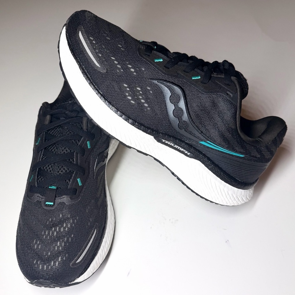 Saucony Women's Triumph 19 Athletic Running Shoes Black/White Size- 9.5 Wide